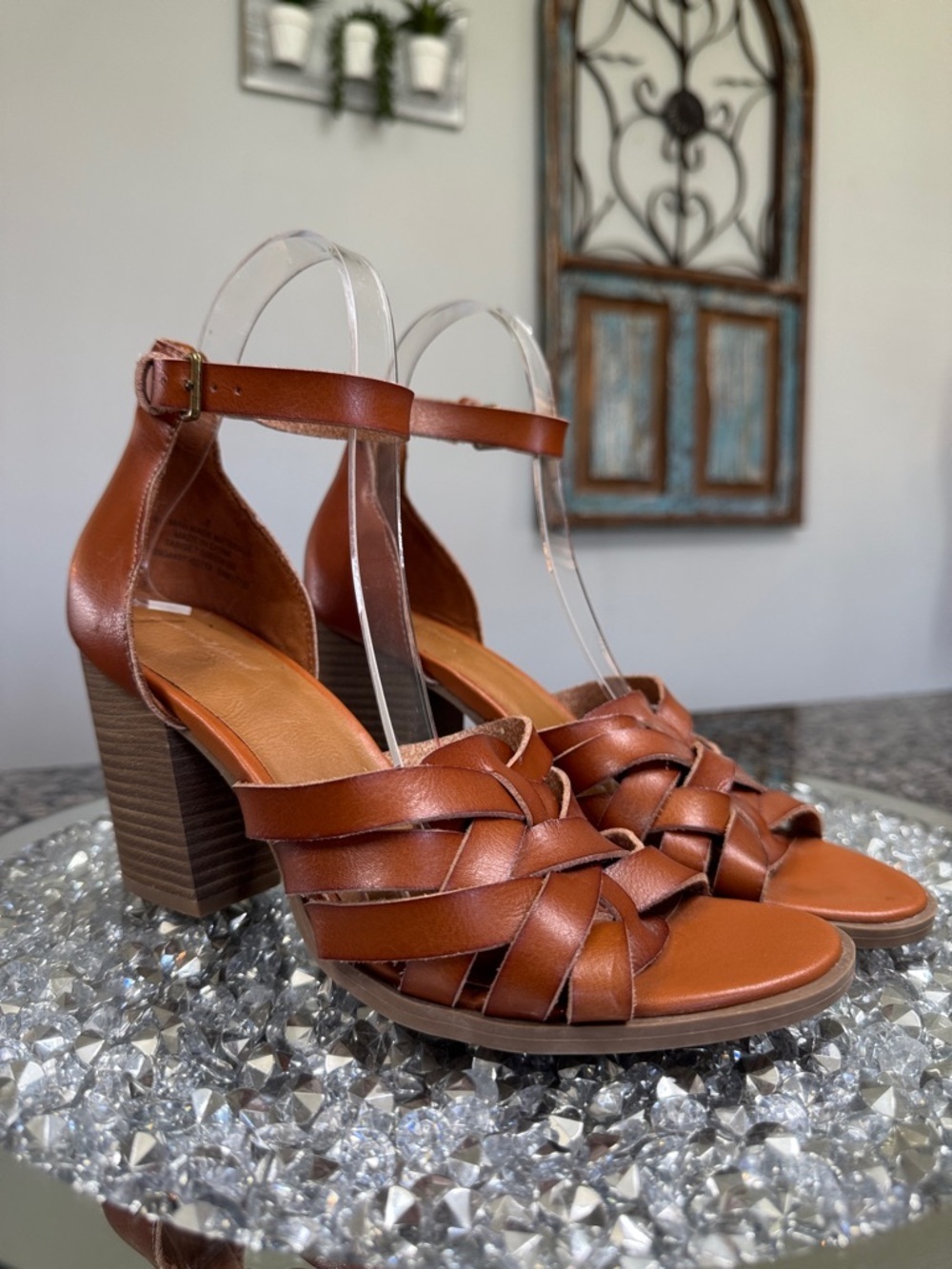 Universal Thread Brown Woven Block Heel Sandals NWOT 8